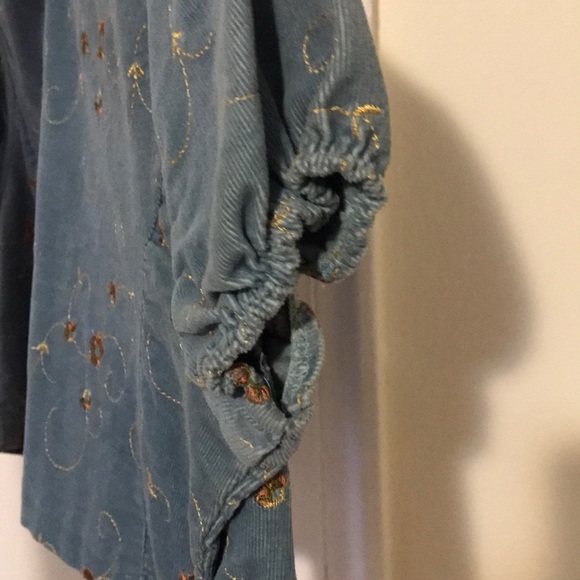 Vest - Picture 3 of 4